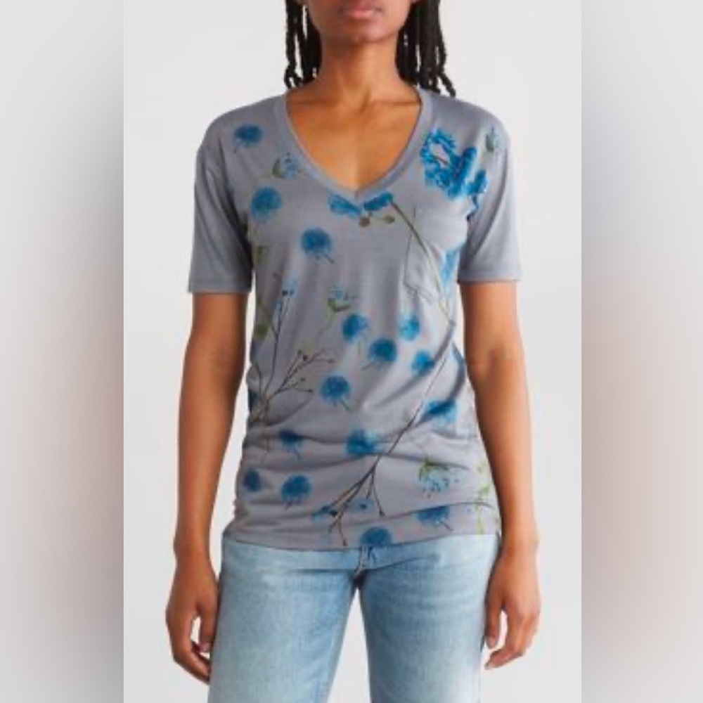 NWOT Go Couture Gray Floral Deep V-Neck T-shirt XL
